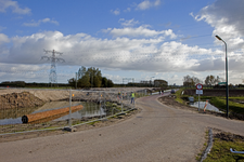 804327 Gezicht op de Oud Wulfseweg te Houten, tijdens de grondwerkzaamheden ten behoeve van de uitbreiding van de ...